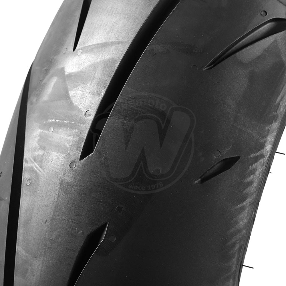 0HT5822_ac8435 two.jpg